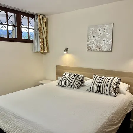 Apartment Neptuno Poll Y Experience *