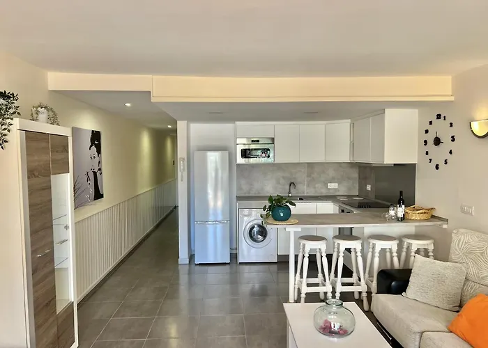 Neptuno Pool & Experience By Sydney Playa Sur 푸에르토 데 산티아고